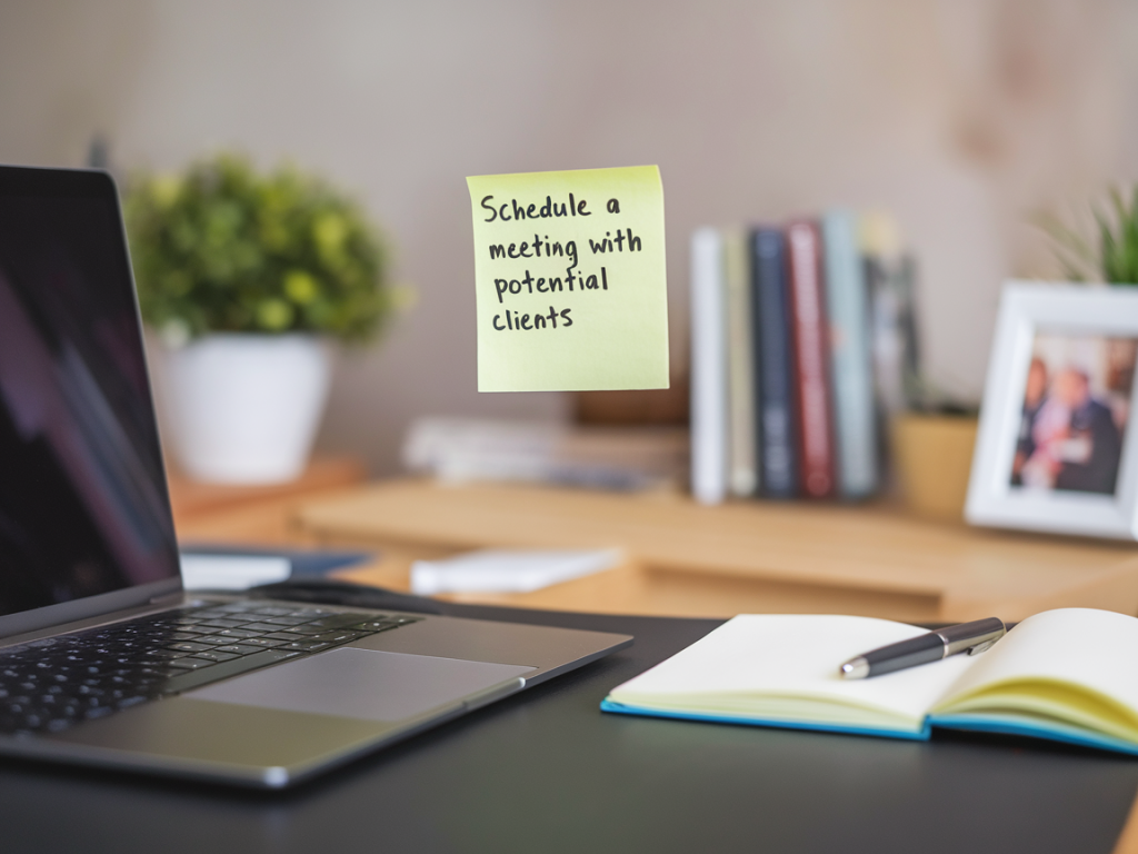 Script de relance pour un « rappelez‑moi » : cinq phrases concrètes pour décrocher un créneau